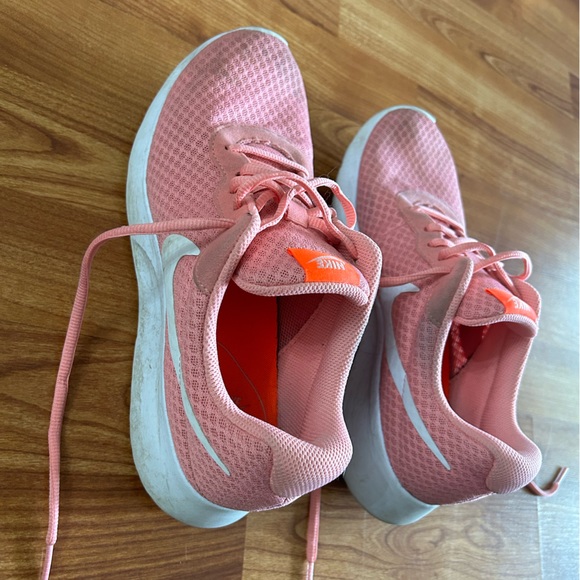 Pink Nikes - Picture 3 of 6